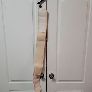 Shrink hips body belt